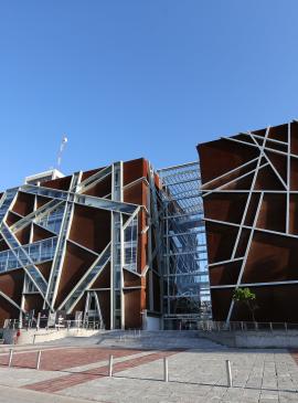 Se muestra la biblioteca pública del estado de Jalisco