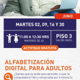 Cartel informativo mostrando una pareja de adultos mayores sentados en su sala, riendo.
